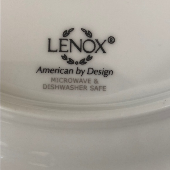 Kate Spade Market Street Accent Plate - Picture 3 of 5